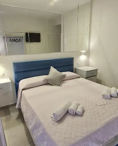 La Nuova Hera לינה וארוחת בוקר קרוטונה