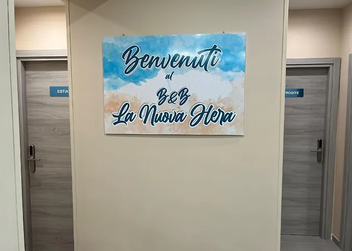 La Nuova Hera לינה וארוחת בוקר קרוטונה