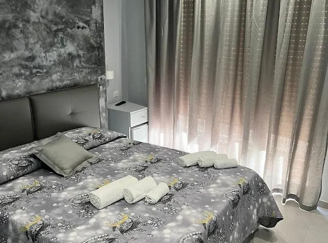 לינה וארוחת בוקר La Nuova Hera 4*