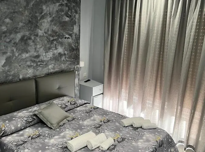 לינה וארוחת בוקר La Nuova Hera קרוטונה