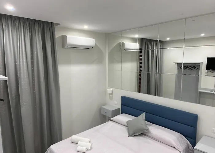 La Nuova Hera לינה וארוחת בוקר