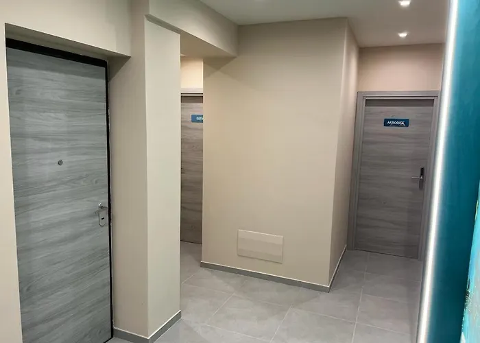 La Nuova Hera לינה וארוחת בוקר 4*